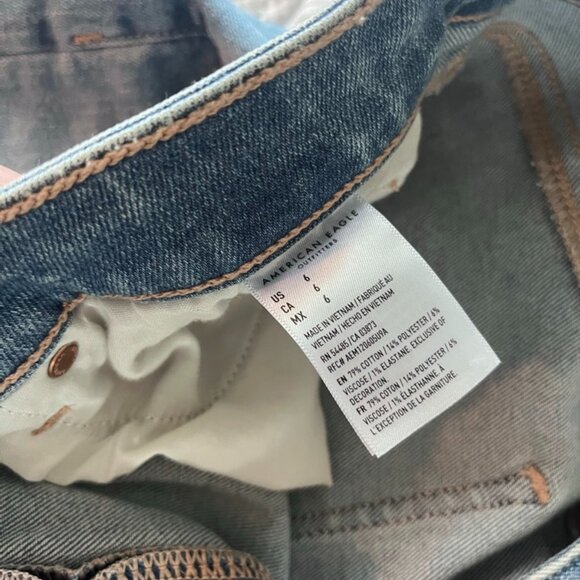 AE Stretch Denim Mom Short - Picture 4 of 4